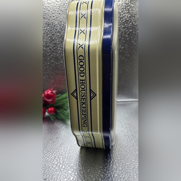 "5/$25" Vintage Good Housekeeping 1926 Winter Christmas Holiday Metal Tin Decor - Picture 3 of 9